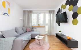 Pomorska Apartament przy Parku Reagana by Renters
